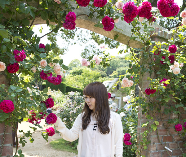 rose_garden_date